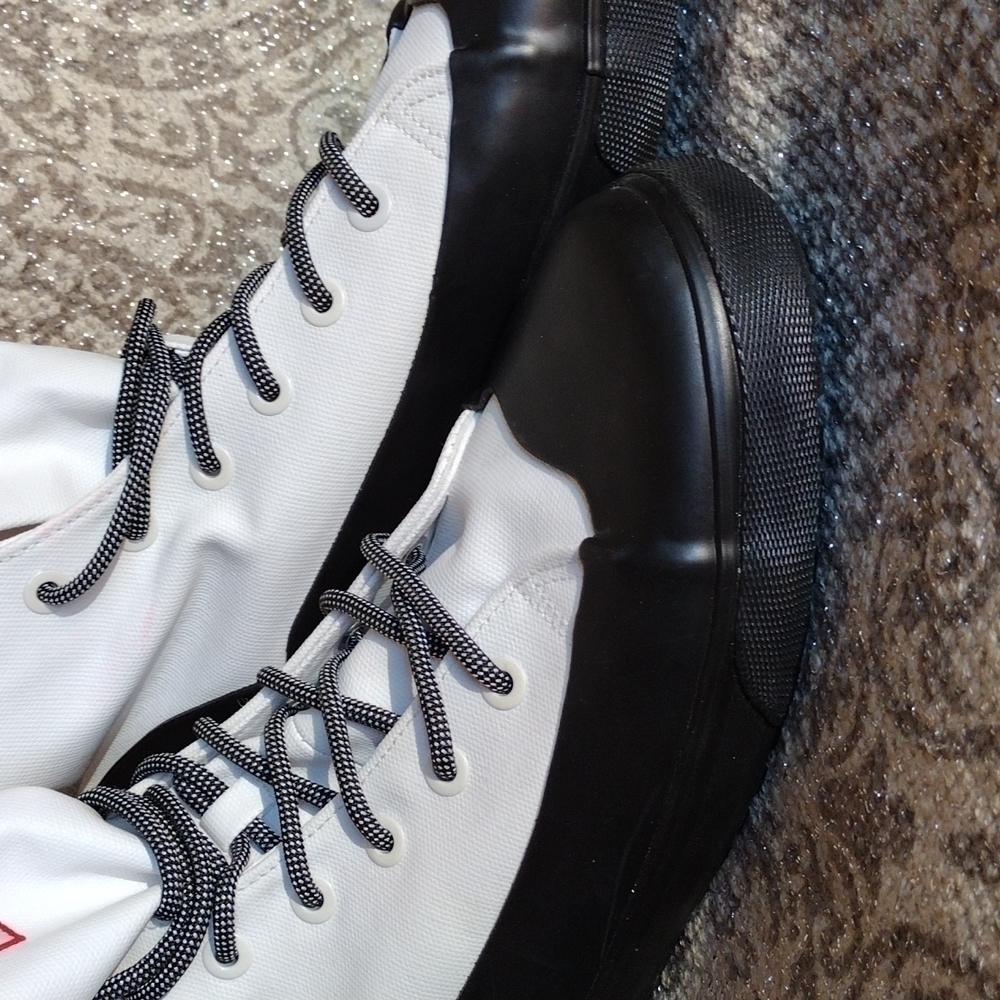 Hunter for Target Adult Unisex Sneakers M12/ W14   Nwot in White and Black - Picture 4 of 6